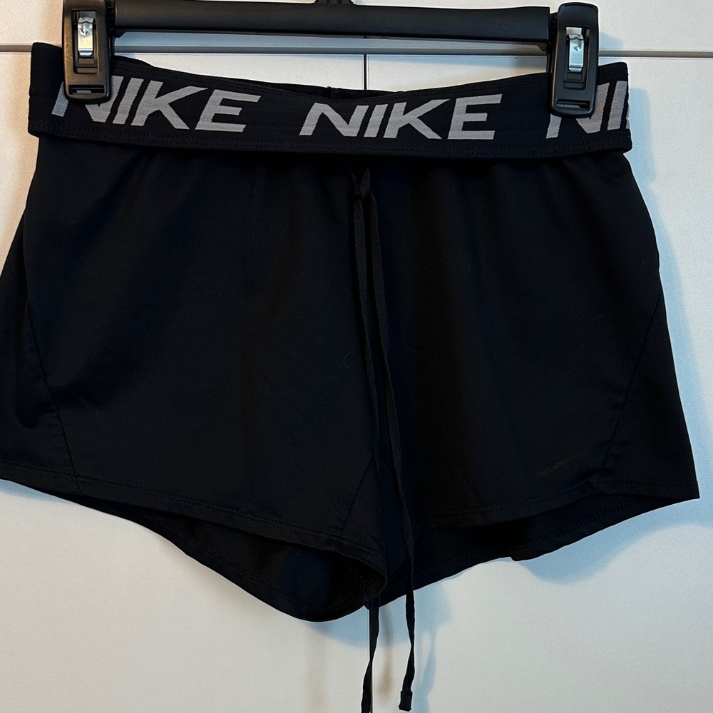 Nike Black Women's Logo Waistband Athletic Shorts